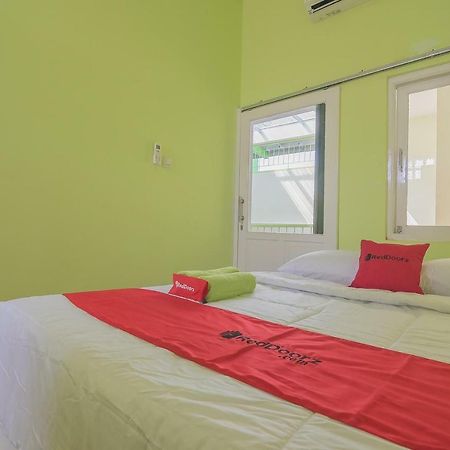 Reddoorz Syariah Near Museum Wisma Karya سوبانج المظهر الخارجي الصورة