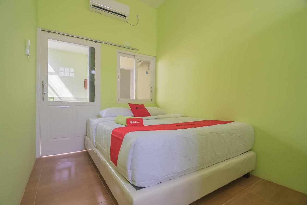 Reddoorz Syariah Near Museum Wisma Karya سوبانج المظهر الخارجي الصورة