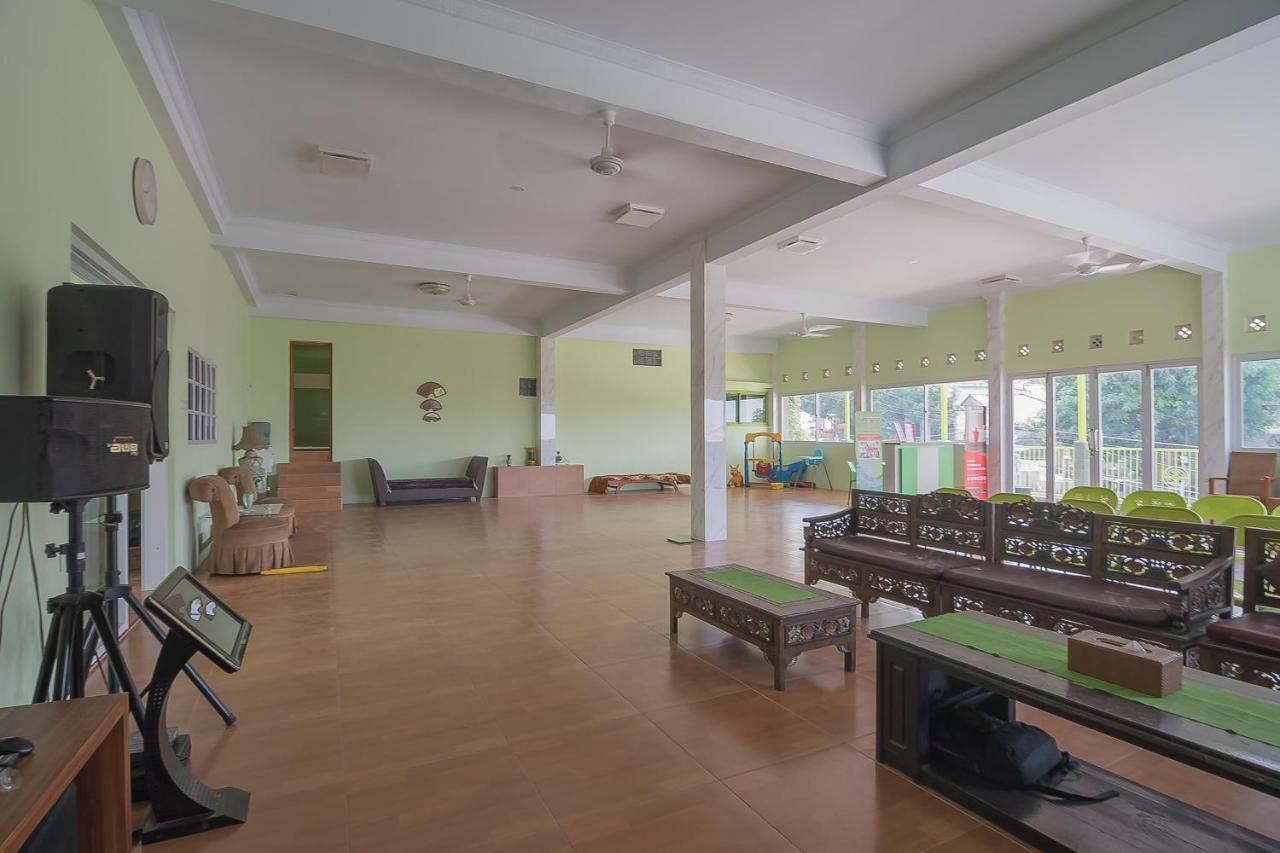 Reddoorz Syariah Near Museum Wisma Karya سوبانج المظهر الخارجي الصورة