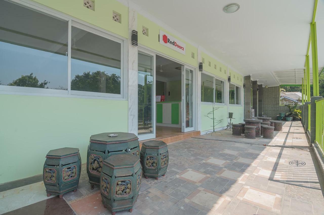Reddoorz Syariah Near Museum Wisma Karya سوبانج المظهر الخارجي الصورة