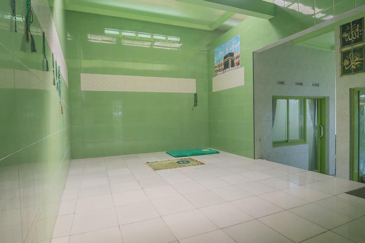 Reddoorz Syariah Near Museum Wisma Karya سوبانج المظهر الخارجي الصورة
